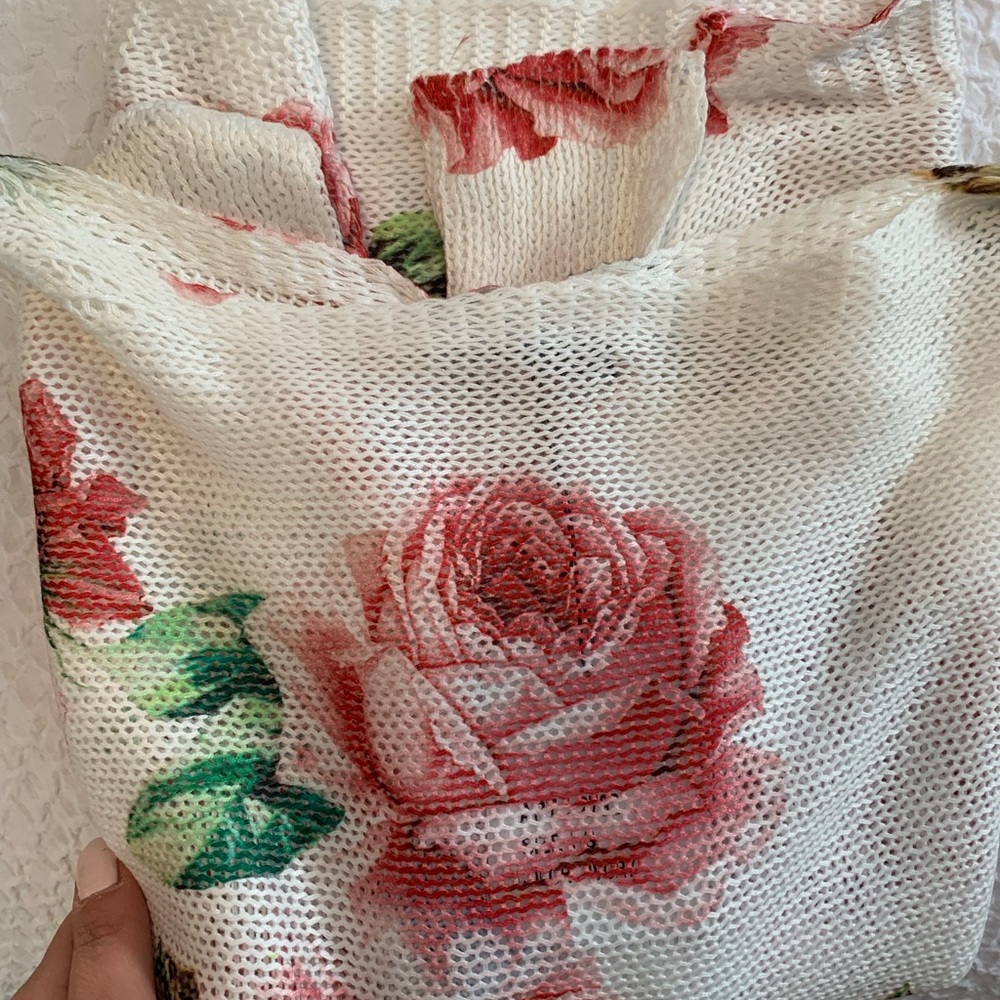 Last 2💗Ivory Rose spring top - Picture 4 of 8